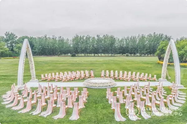 武汉园博园庆典中心举办首场婚礼